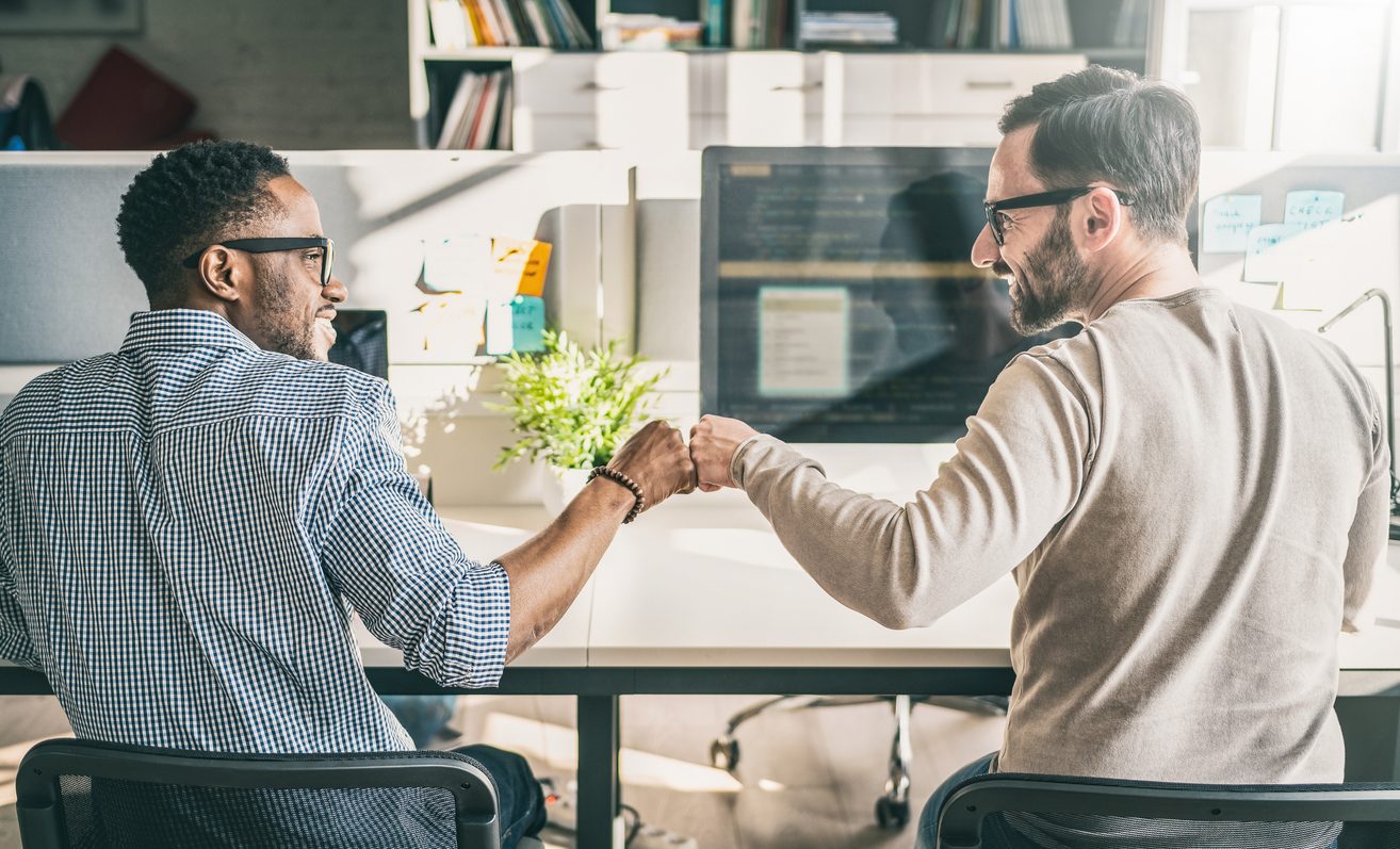 iStock/ حاوِل أن تقوم بالتأثير في بيئة العمل على نحو إيجابي