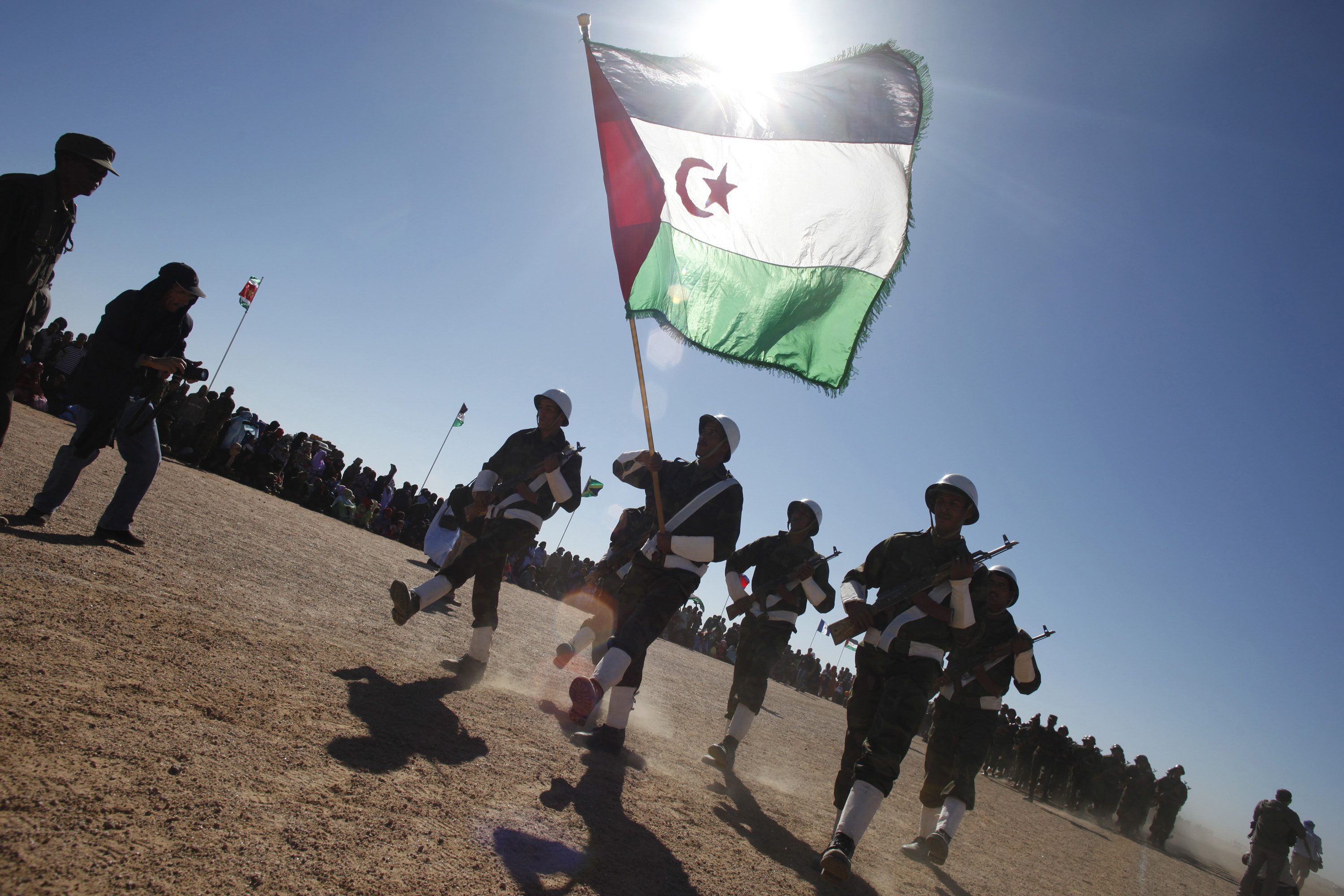 ولكن الكبار لن يسمحوا بها.. “أزمة الخيام” بين المغرب والبوليساريو تهدد بحرب مفتوحة مع الجزائر
