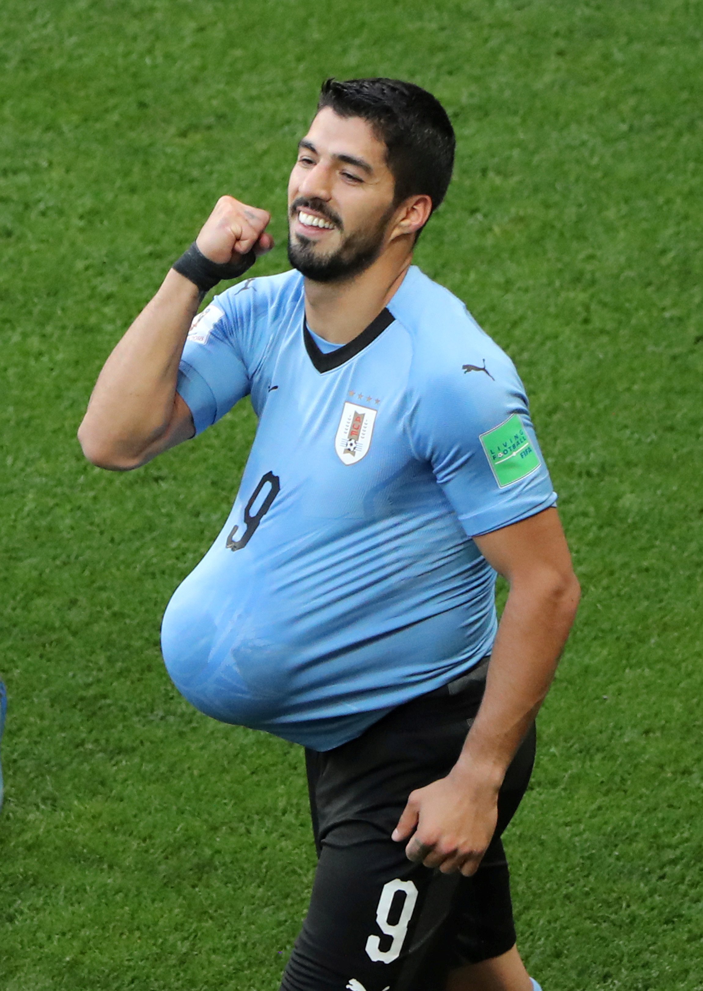 السعودية تخسر بهدف سواريز.. وتودّع كأس العالم رفقة المنتخب المصري