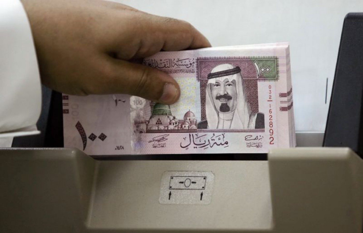 السعودية في دوامة الضرائب والدعم!.. 4.2 مليار دولار مساعدات حكومية قدمتها الرياض لمواطنيها خلال 7 أشهر