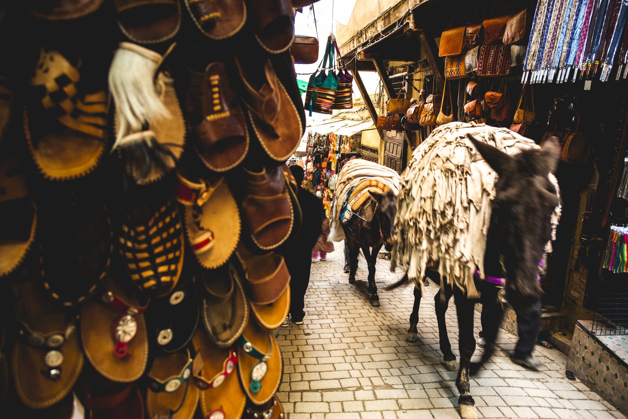 صناعة المشغولات النحاسية التي اشتهرت بها المدينة تختفي تدريجياً