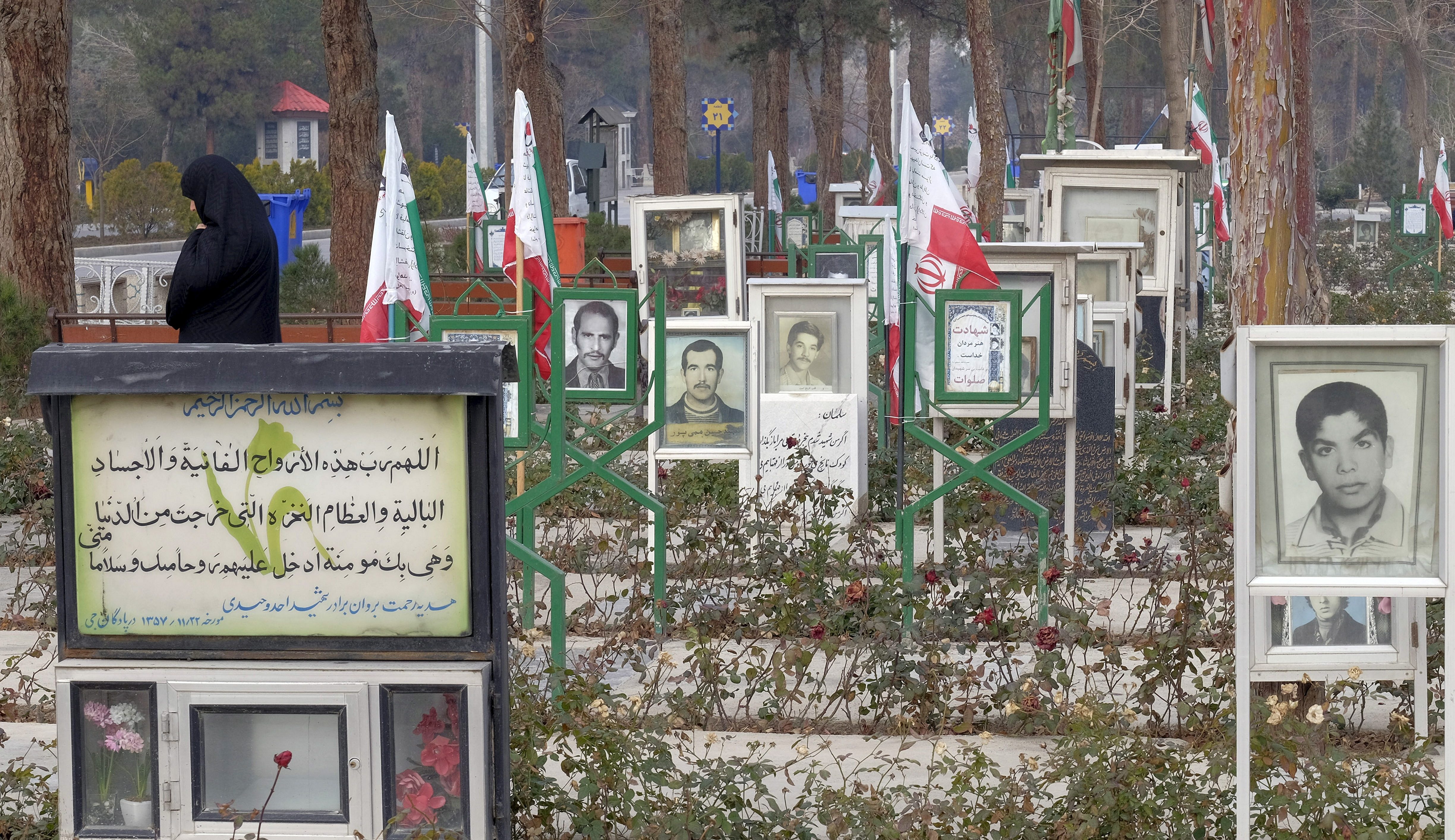 في مقبرة الزهراء يرقد أكثر من 1.7 مليون شخص
