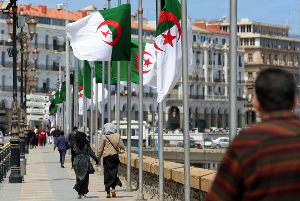 جرائم الاحتلال الفرنسي الجزائر فرنسا