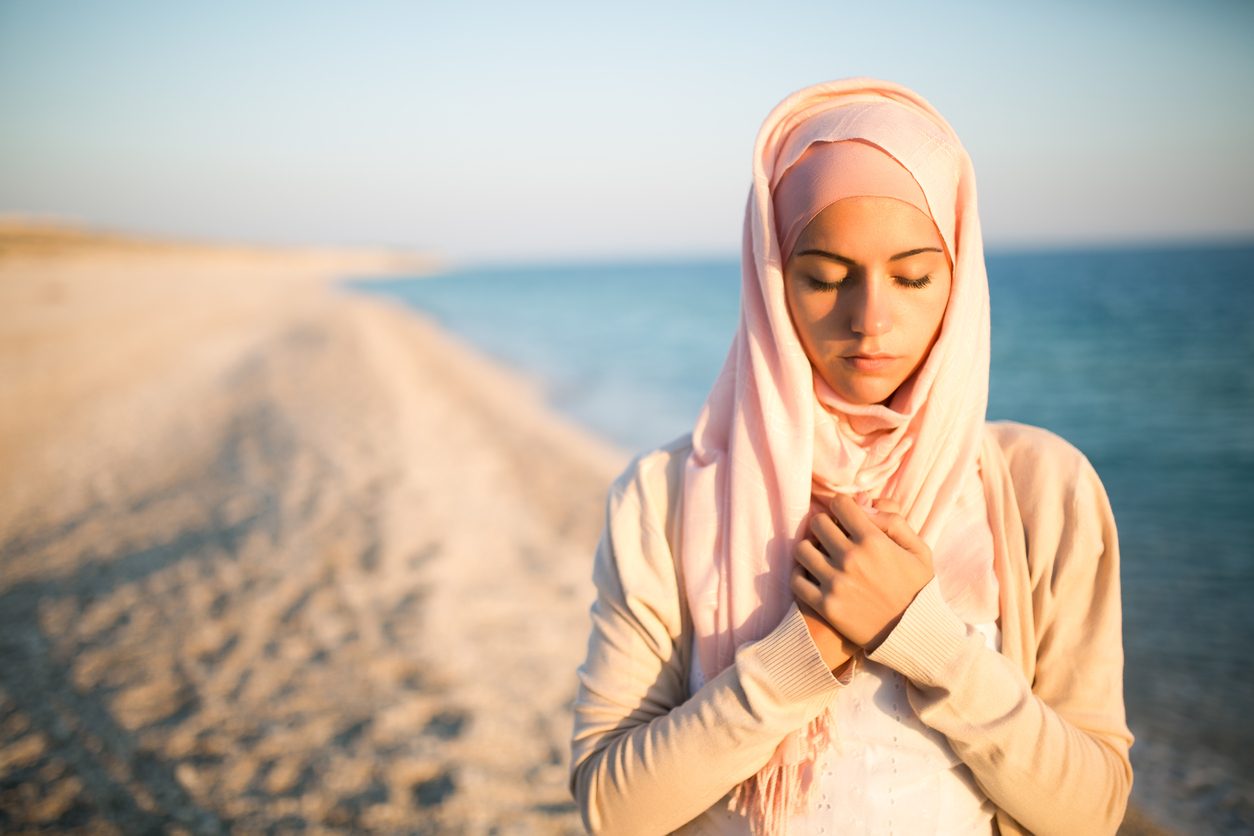 ما دمنا نتقرب إلي الله .. فلماذا يتخلى عنا؟