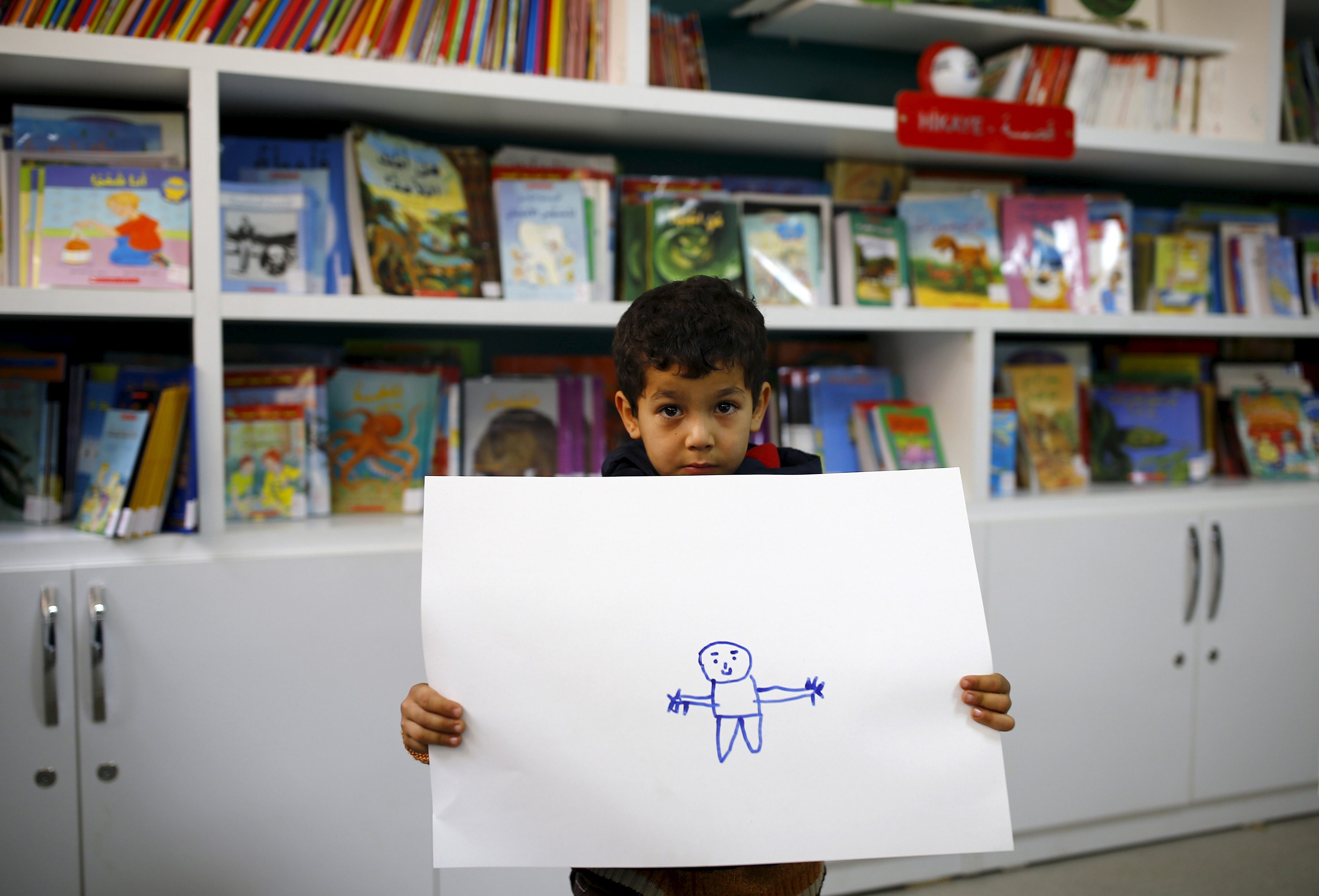 بدأت اللغة الروسية تحل محل اللغة الفرنسية بصفة تدريجية