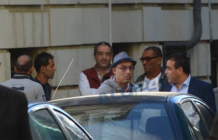 متهمون بابتزاز سياسيين ورجال أعمال كبار.. الجزائر تعتقل صحافيين وفنانين مشاهير بتهمة تسريب معلومات سرية عبر صفحة أمير DZ  