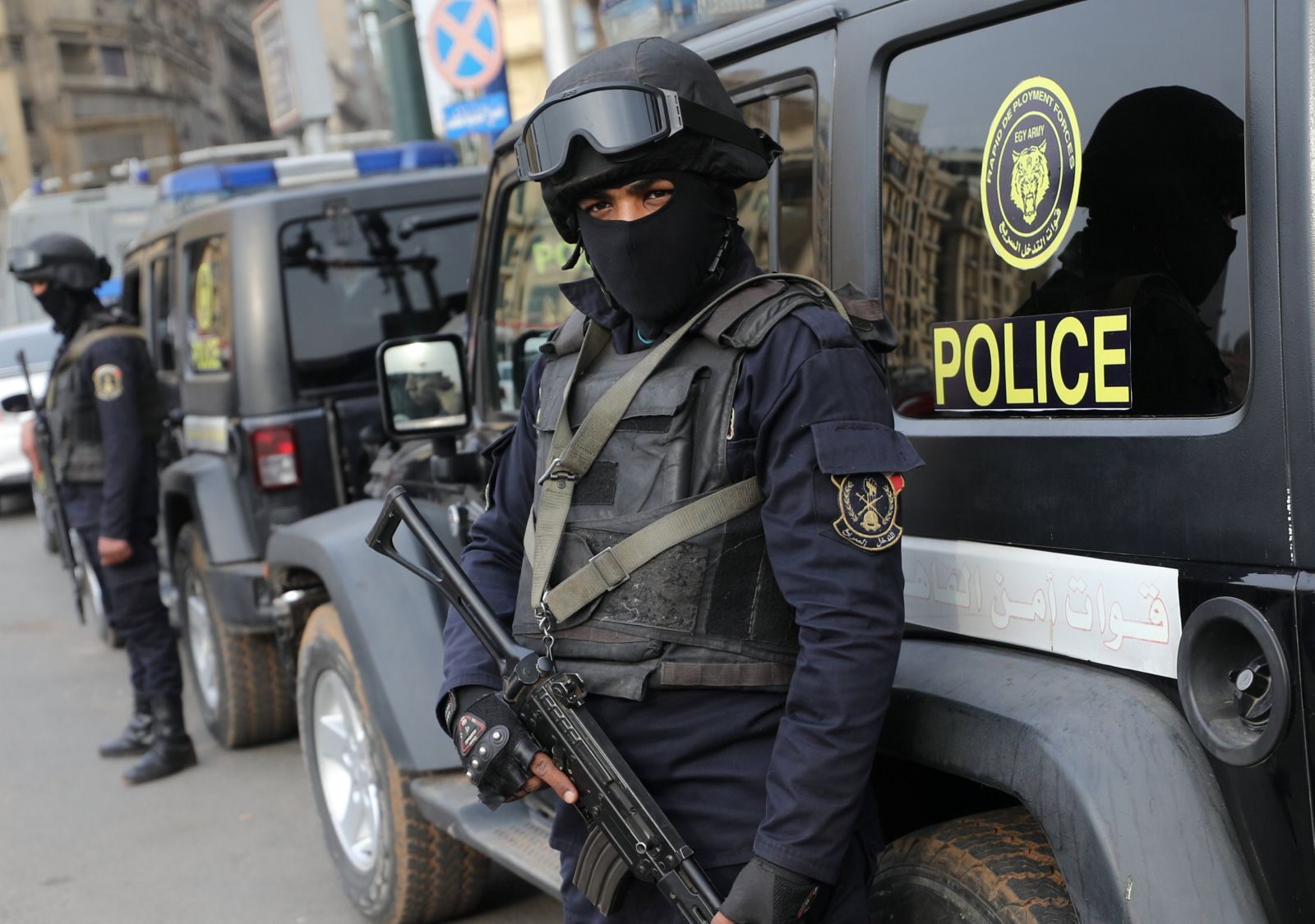 السلطات المصرية تعتقل زوجة صحفي بعد بلاغاتها عن إخفائه قسرياً لـ50 يوماً