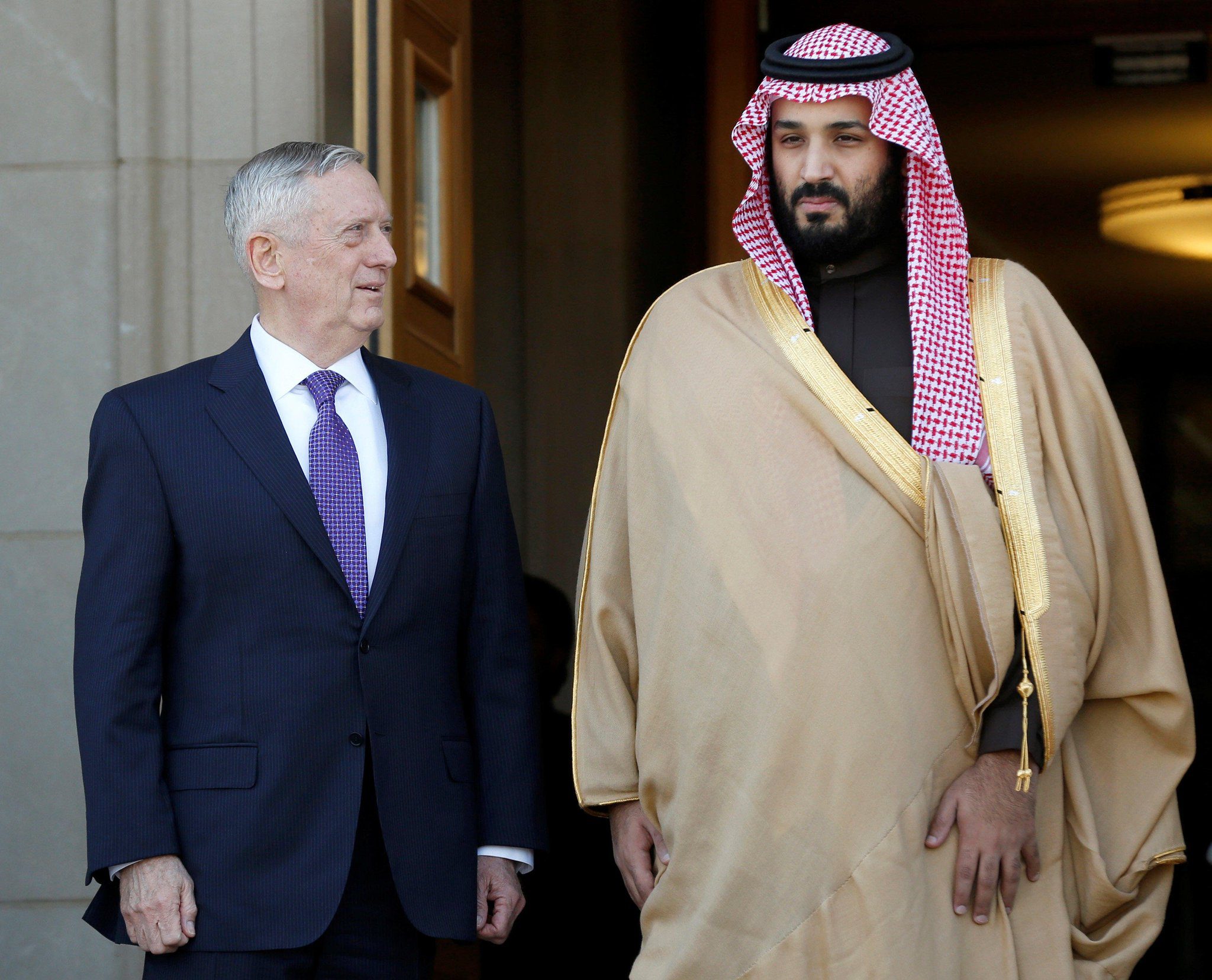 وزير الدفاع الأميركي يُعلّق على قرار السعودية إنهاء تزويد الولايات المتحدة لطائرات التحالف في اليمن بالوقود