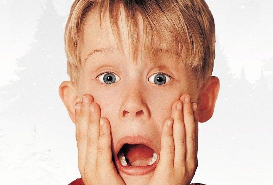 بطل Home Alone يعيد تصوير مشاهد الفيلم بعد مرور 28 عاما على عرضه شكله تغير تماما فيديو