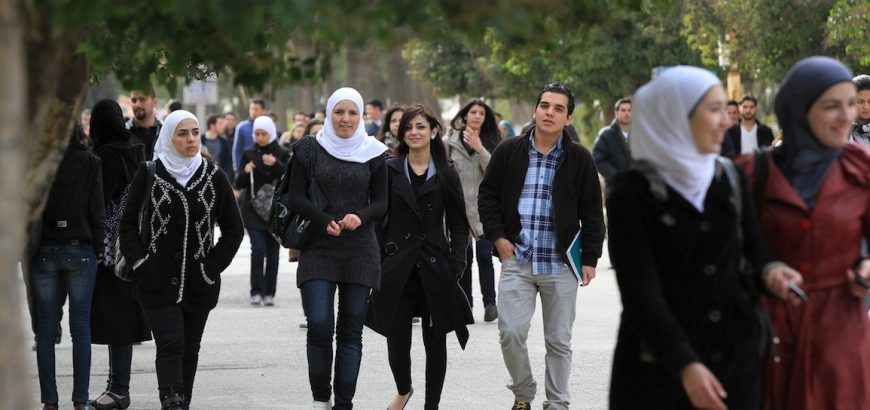 الشباب السوريون في لبنان