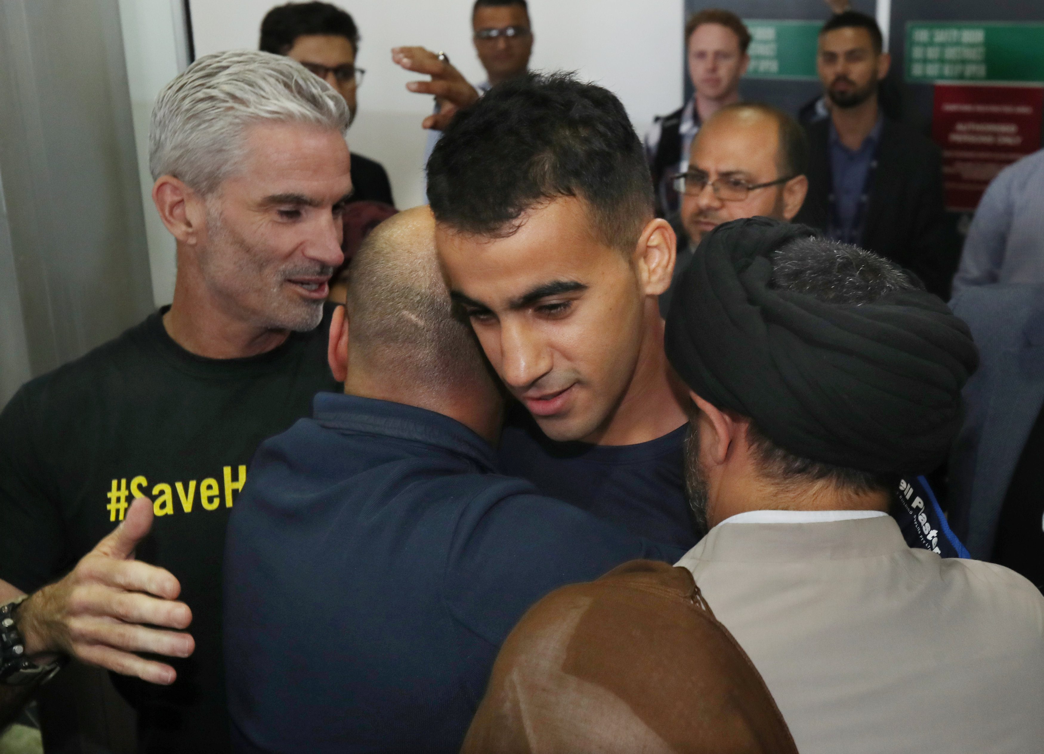 وصول اللاعب البحريني حكيم العريبي إلى أستراليا