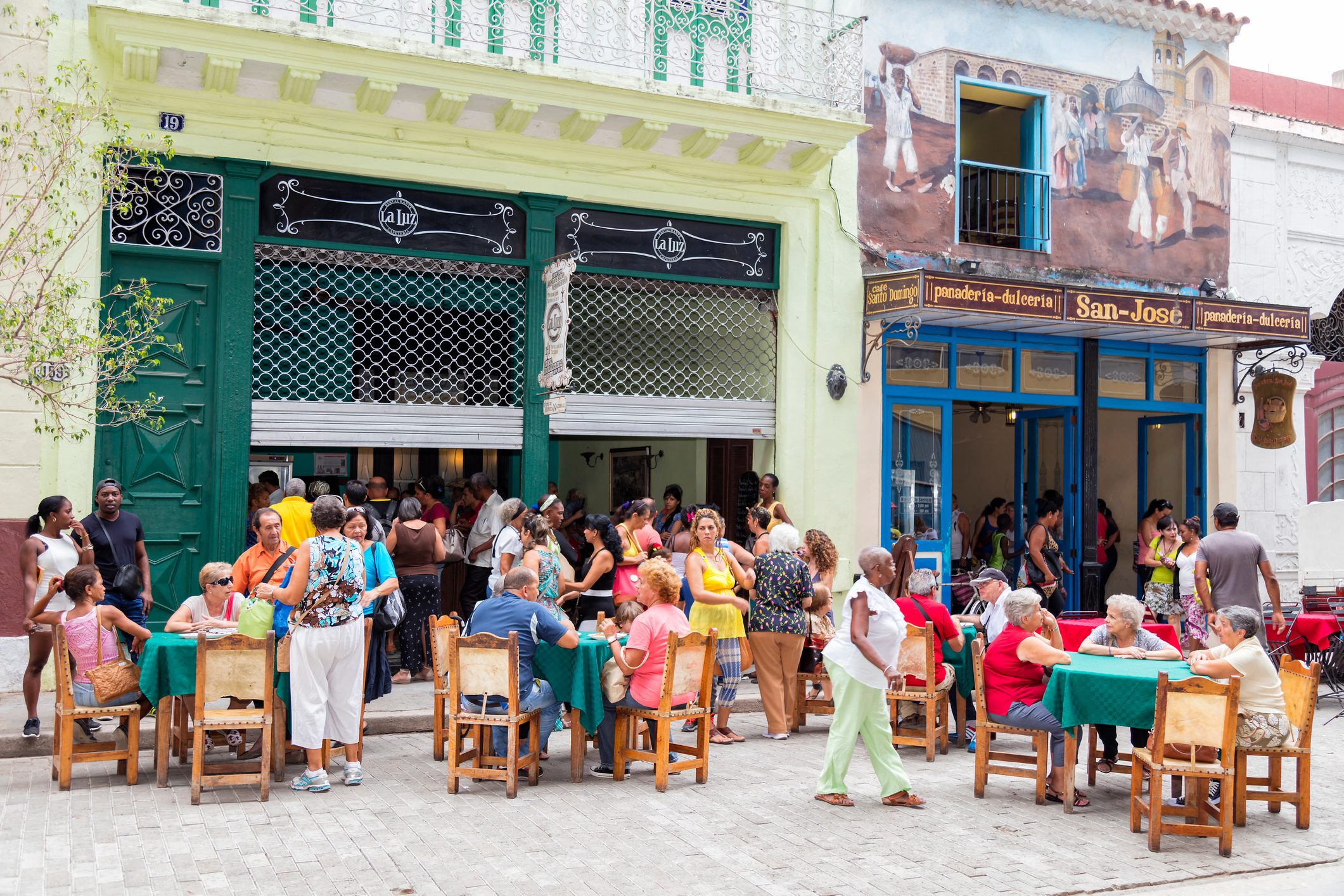 أحد المطاعم في هافانا كوبا