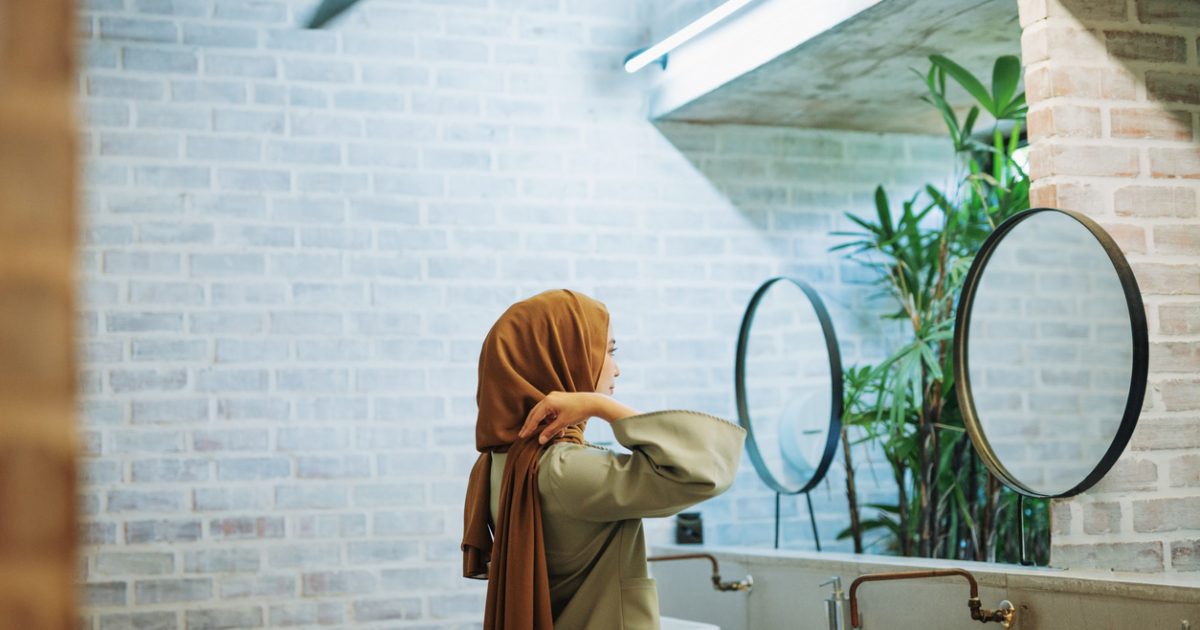 ومستلزمات 2019 المناسبة للمحجبات iStock-974676468-120