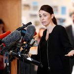 نيوزيلندا تحظر حيازة البنادق نصف الآلية والهجومية بعد مذبحة المسجدين