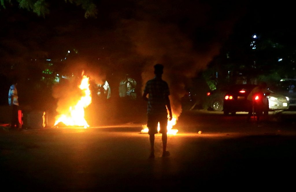 فض اعتصام مقر الجيش السوداني