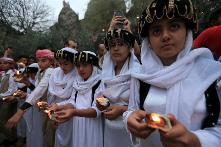 أهم مظاهر "احتفالات الإيزيديين" بعيد رأس السنة الإيزيدية.. هكذا يحملن