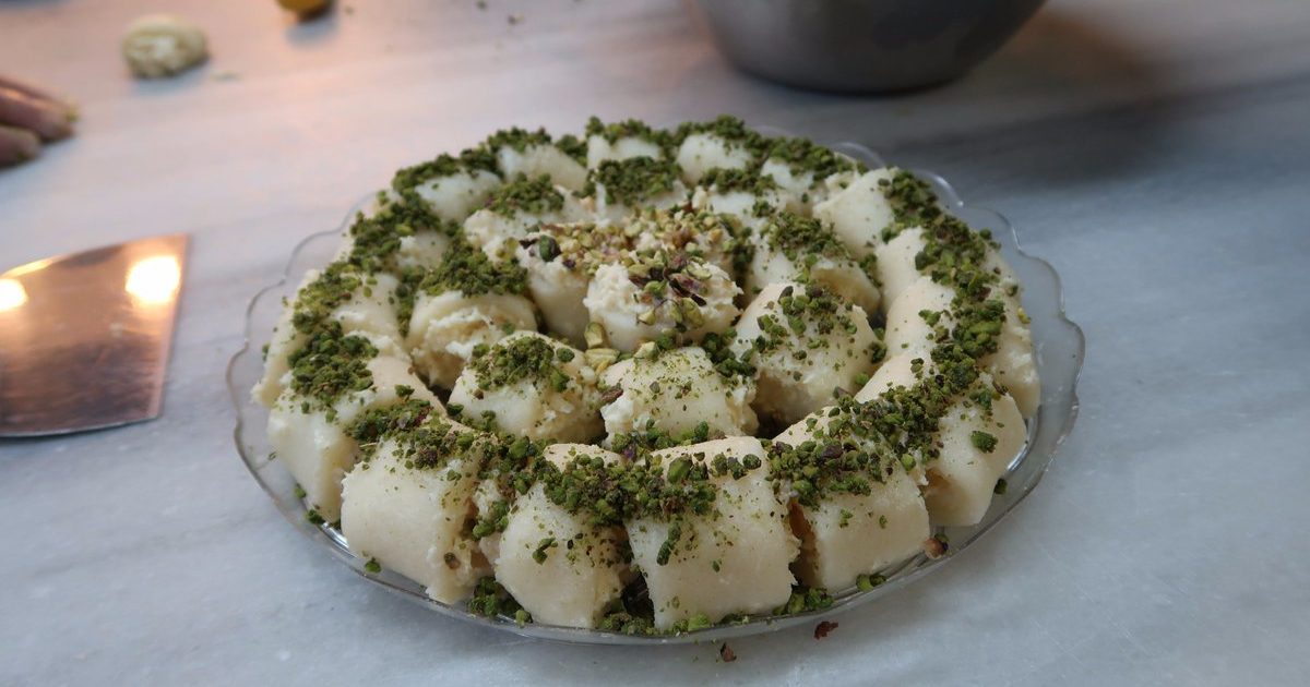 كيفية عمل حلاوة الجبن.. الحلوى الأكثر مبيعاً في سوريا | عربي بوست