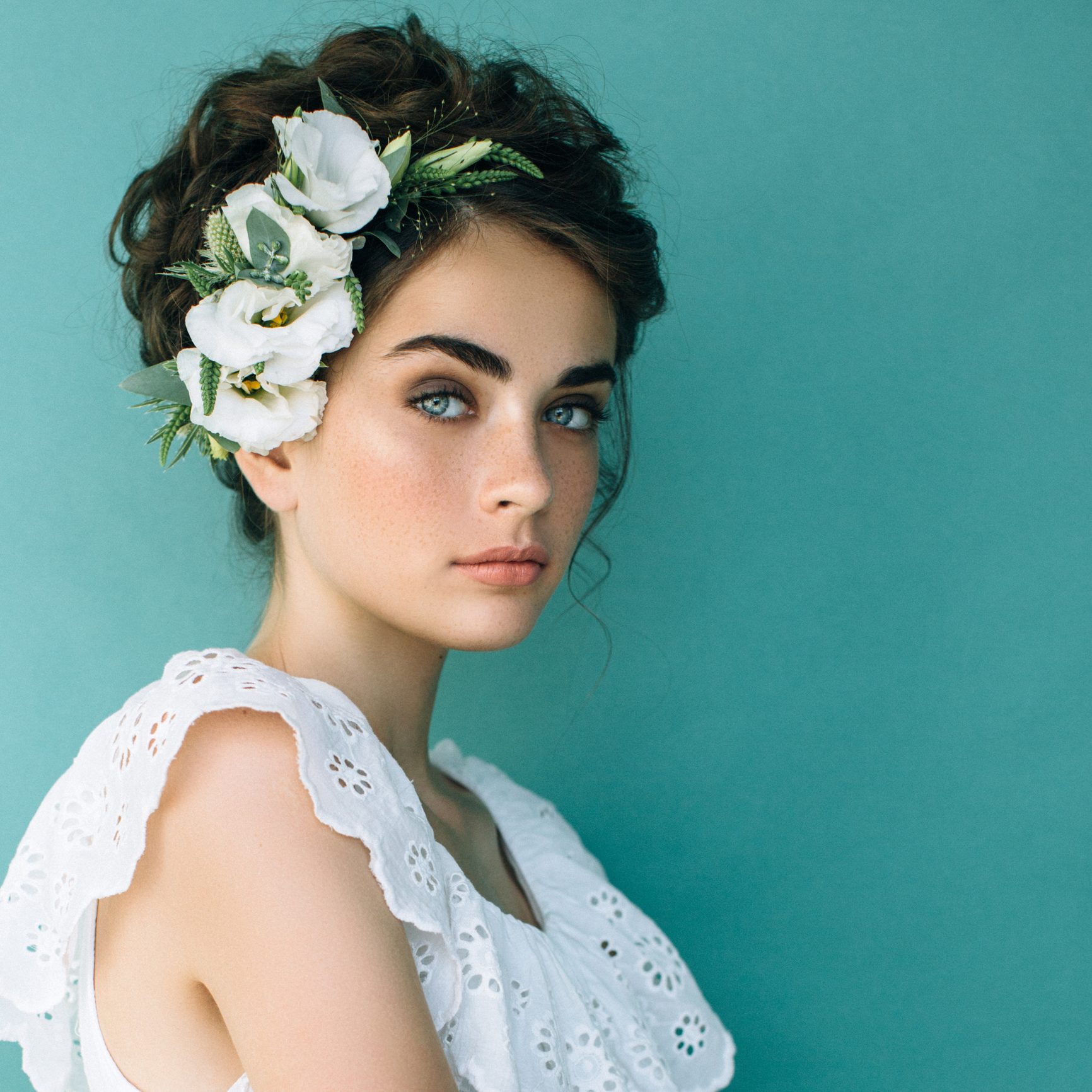 iStock/ من المهم استخدام الماسكارا المضادة للماء فوق الماسكارا الطبيعية