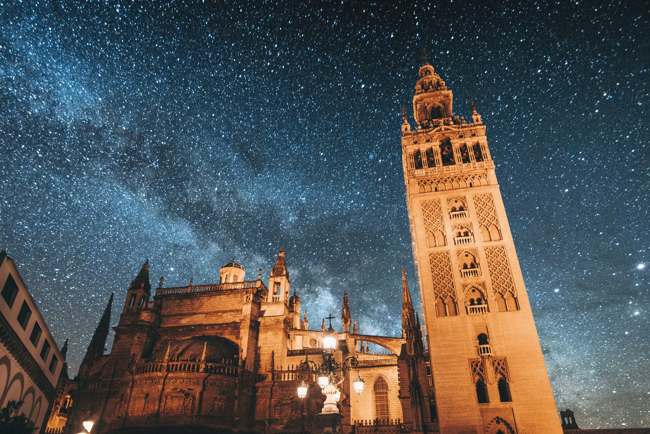 iStock/ ويعد جامع إشبيلية الكبير آية في الجمال العمراني الذي يعكس الفن الإسلامي