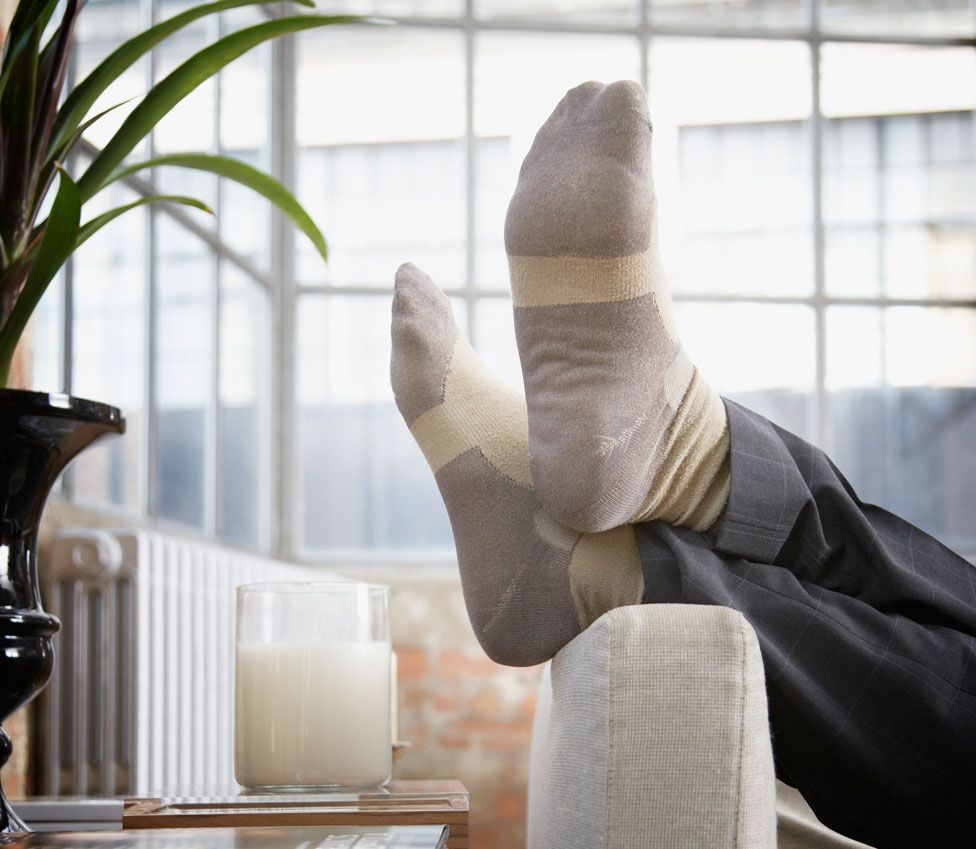 لقد اعتادت أقدامنا على عدم القيام بأي شيء/ ISTOCK