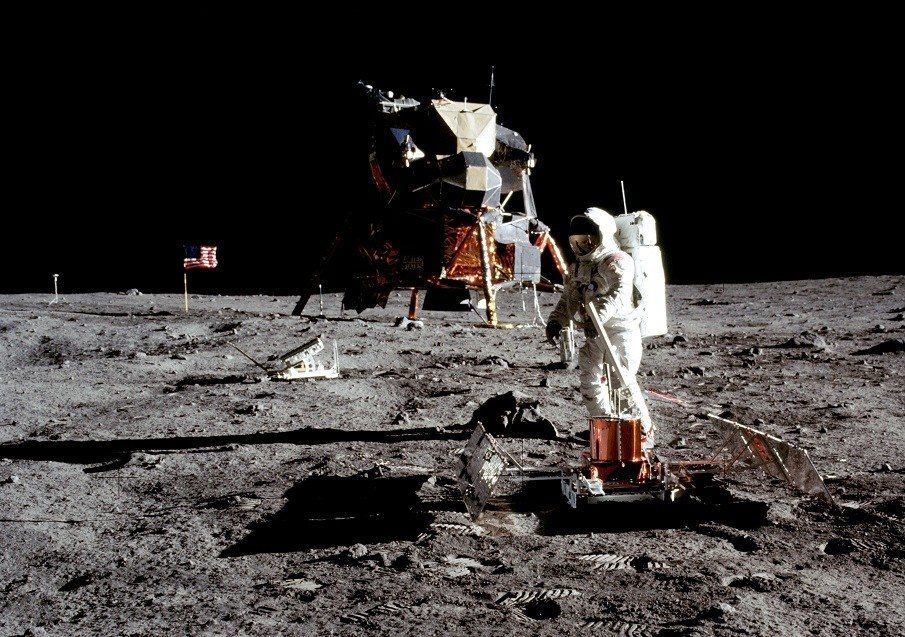 أبولو 11 أول رحلة أوصلت الإنسان إلى سطح القمر ماذا عن بعثات ناسا الست التالية عربي بوست