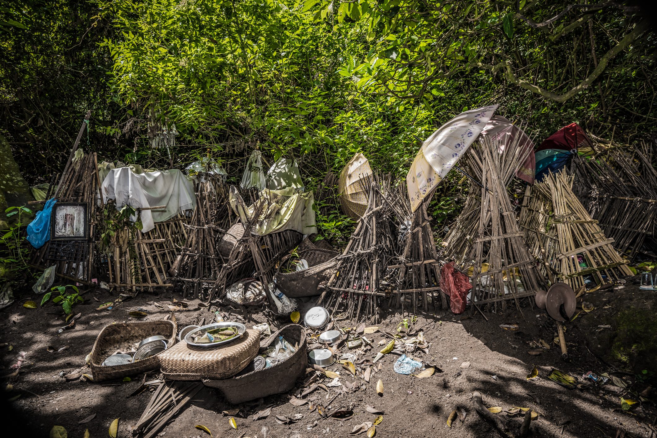 iStock/ تحمي أقفاص الخيزران أجساد الموتى من الحيوانات الباحثة عن وجبة مجانية،