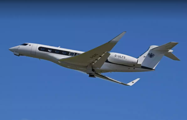 طائرة نفاثة G-650ER من إنتاج شركة غلف ستريم، التي تُعد واحدة من بين أسرع الطائرات الخاصة في العالم
