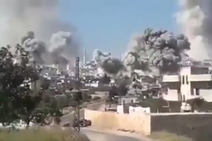 قصف عنيف تشهده مدينة إدلب خلال الأسابيع الماضية/ رويترز