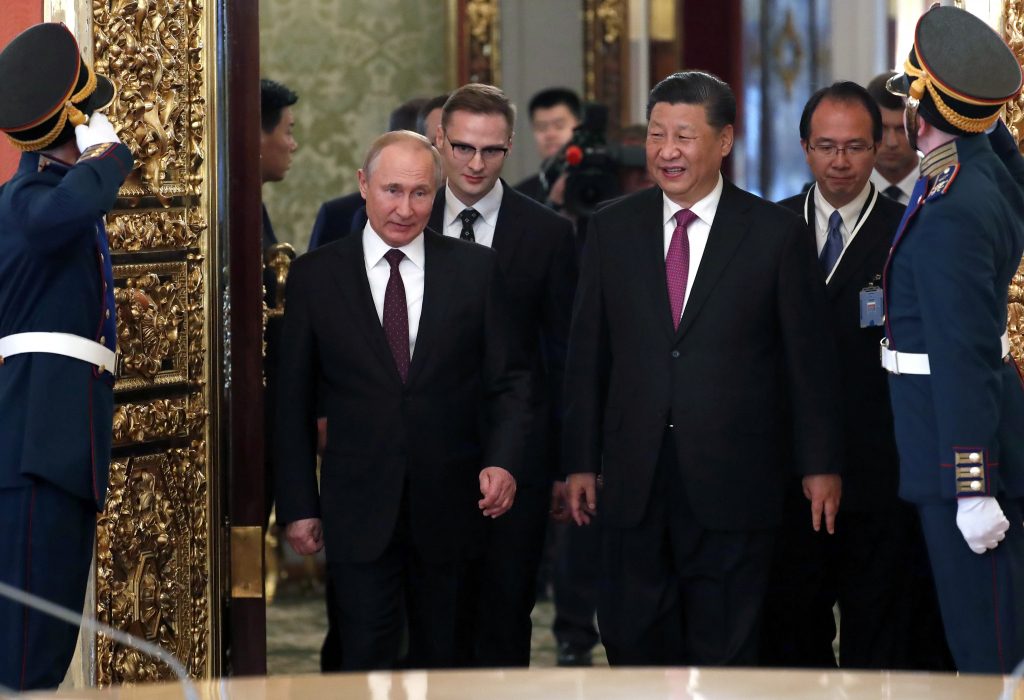 الرئيس الصيني شي جين بينغ يزور روسيا