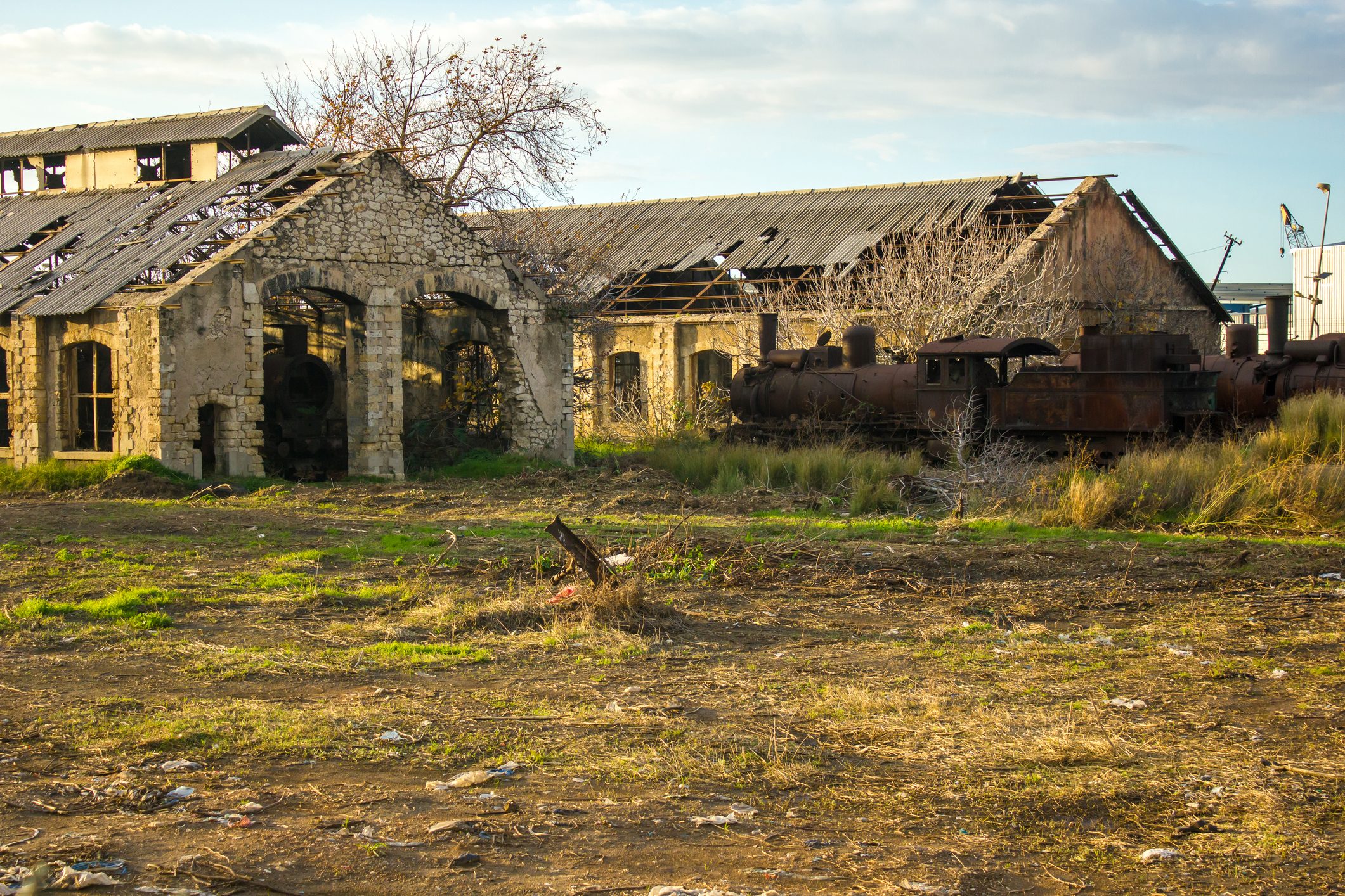 محطة سكة الحديد المهجورة في طرابلس تقع بالقرب من الميناء/ Istock