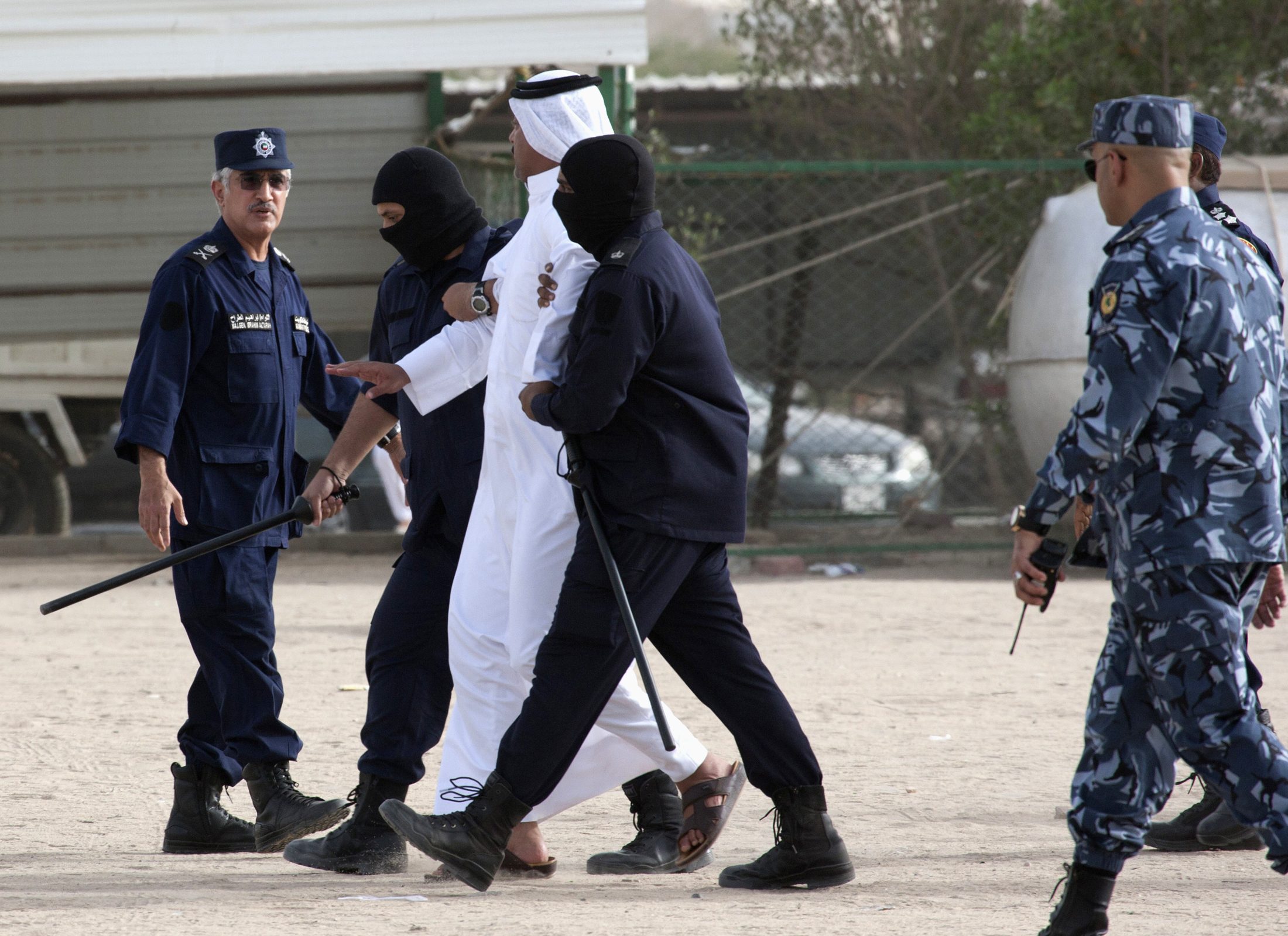 بعد الوعود بحل جذري لأزمة البدون الكويت تصدر قرارا بتجنيس 4 آلاف شخص عربي بوست