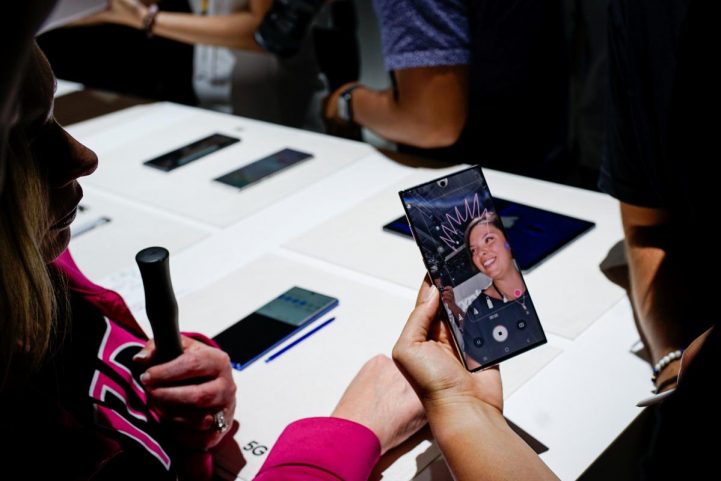 Reuters/ كاميرا هاتف Galaxy Note 10