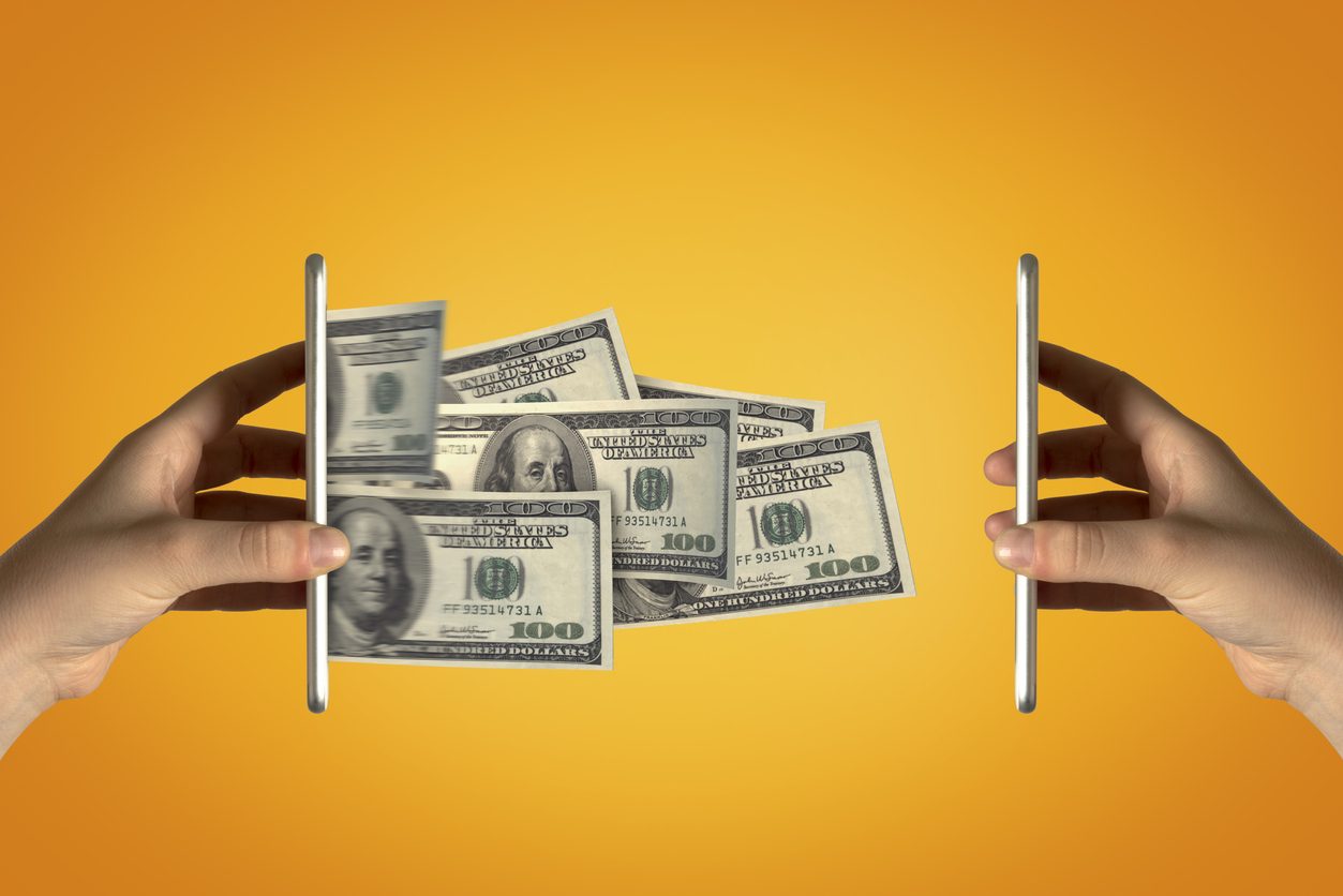 في عصرنا، أصبحت معظم الأموال في الواقع إلكترونيةً/ Istock