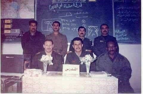 عبد الوهاب الساعدي عندما كان أستاذاً في كلية الأركان العسكرية