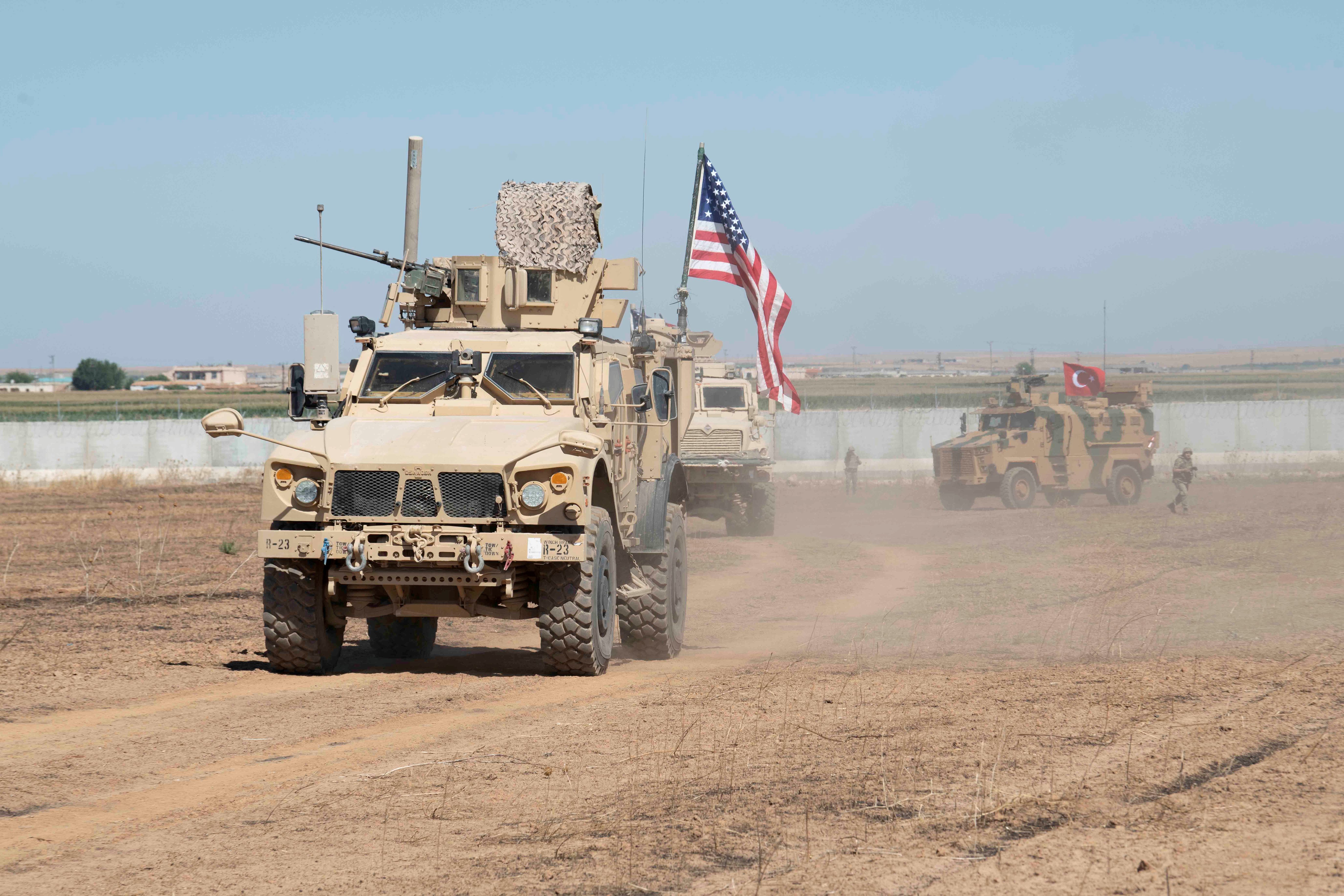 مسؤولان أمريكيان: واشنطن قد تسحب معظم قواتها من شمال سوريا خلال أيام