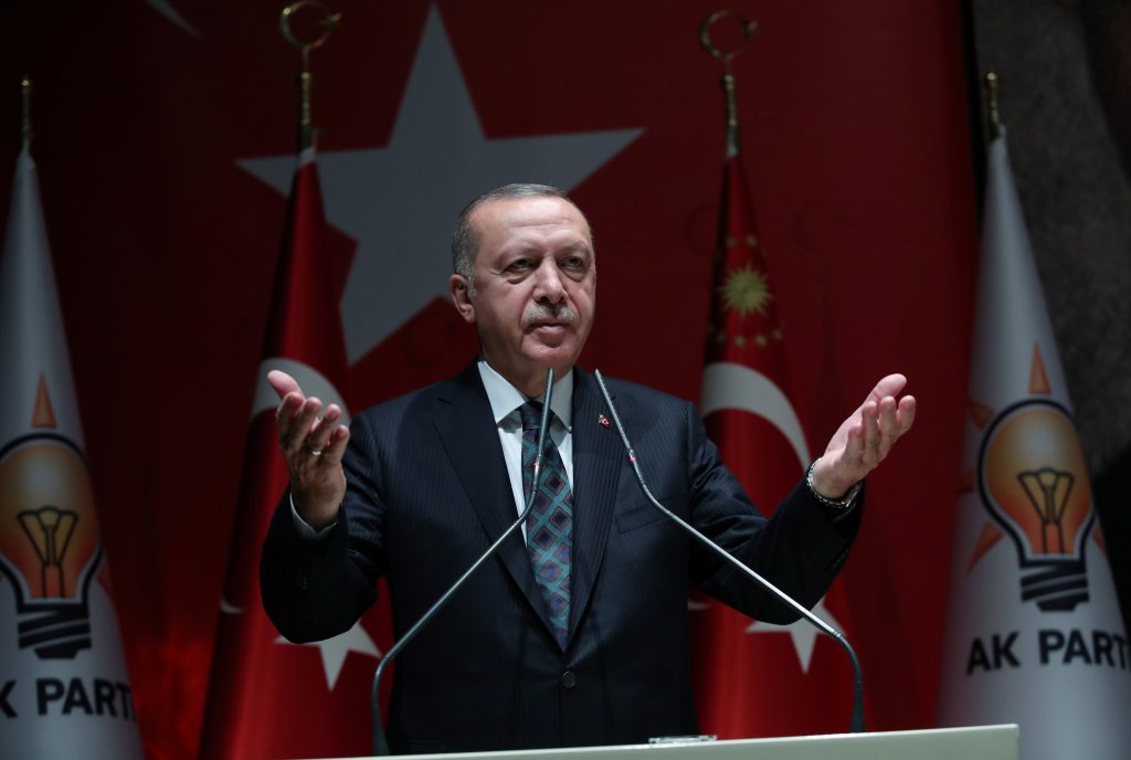 أول كلمة لأردوغان بعد العملية العسكرية بسوريا: هدَّد أوروبا باللاجئين، وهاجم مصر والسعودية: انظروا للمرآة