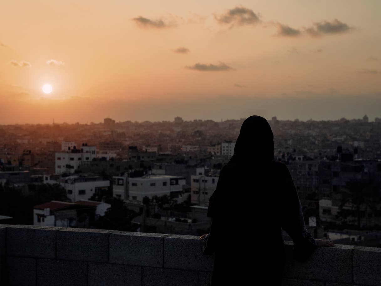 بالرغم من أنهم يعيشون في واحدة من أكثر البقاع المُهمَّشة في العالم، لا يمكن تحطيم قوة نساء غزة ولا صمودهن ولا معنوياتهن العالية/ independent