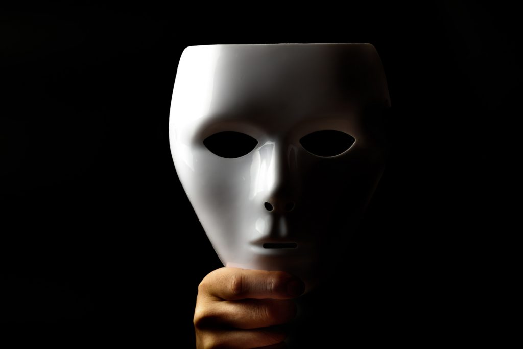 لماذا ينجذب مستخدمو مواقع التواصل الاجتماعي إلى نشر الكذب؟