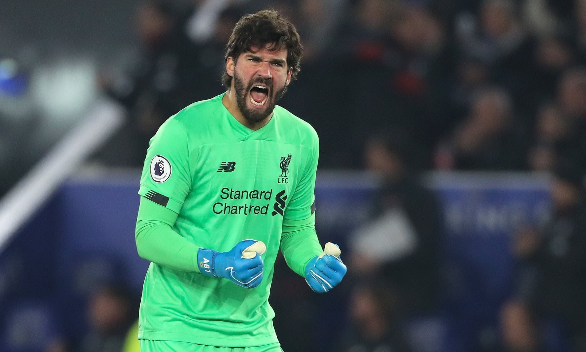 بسبب زميله السابق في الملاعب.. أليسون يكشف سر تفضيله الانتقال إلى ليفربول
