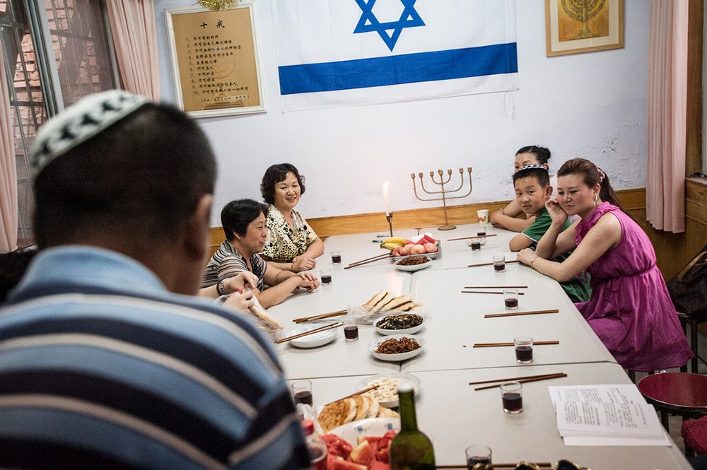 عائلة يهودية صينية في بكين أرشيفية/ Jerusalem Post 