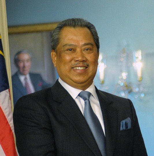 حصل على منصب وزاري من التحالف الحاكم قبل أن ينقلب عليه.. ملك ماليزيا يسمّي رئيساً للوزراء خلفاً لمهاتير