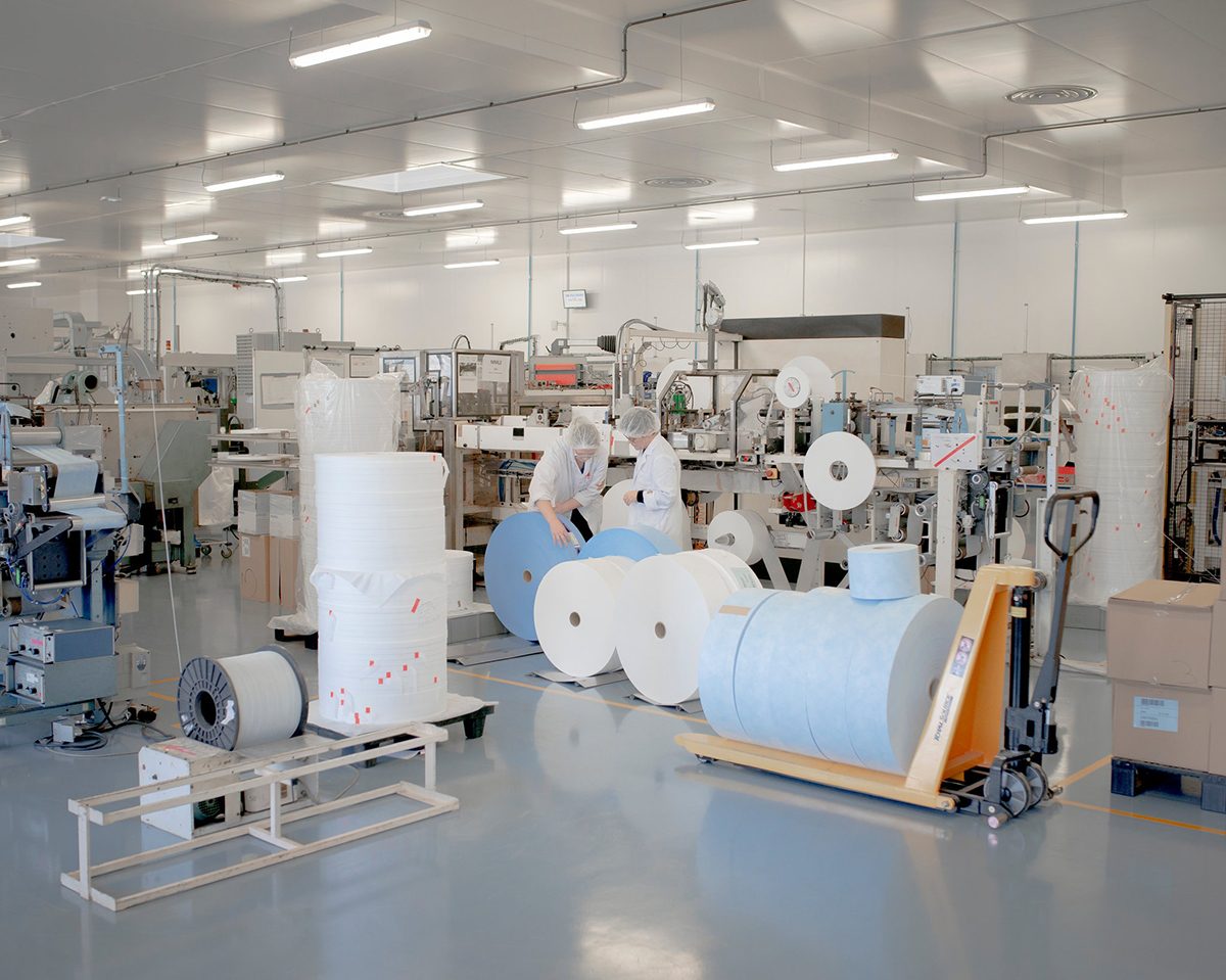 يحاول Kolmi Hopen الإبقاء على تشغيل الآلات على مدار الساعة/ نيويورك تايمز