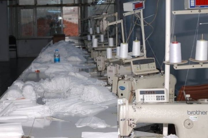 معامل غير مرخصة تصنع كمامات للتصدير