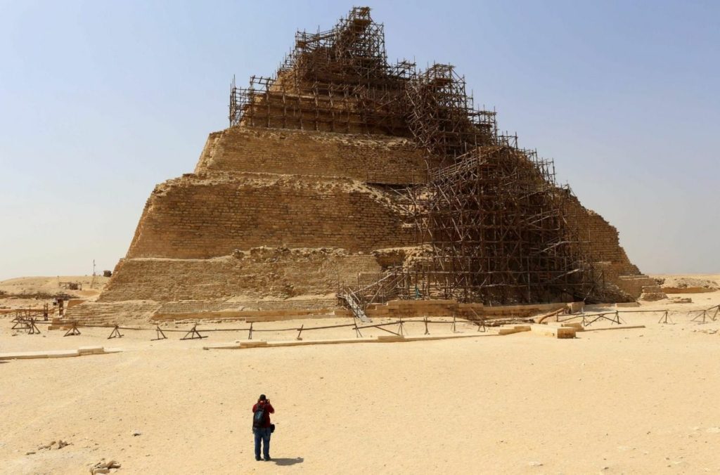 بعد 14 عاماً من الترميم.. مصر تعيد افتتاح أقدم هرم في تاريخ الفراعنة