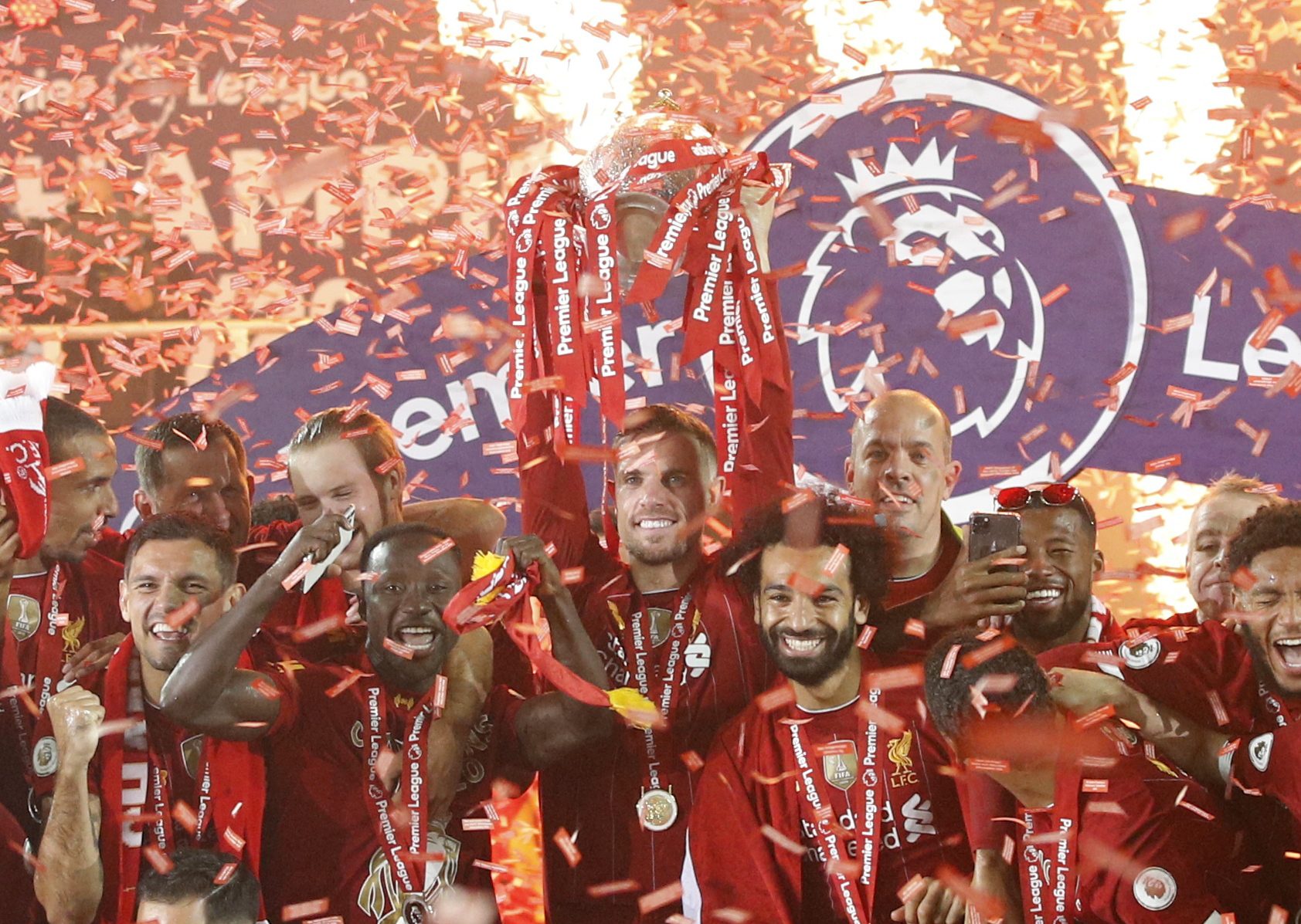 يصنع، يسجل، يهاجم، ويدافع.. من هو الجندي المجهول الذي جلب الدوري لليفربول؟