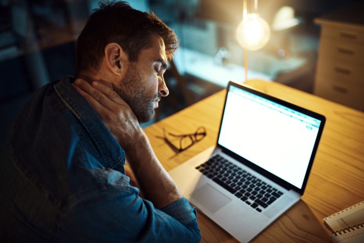 istock\ آلام الرقبة