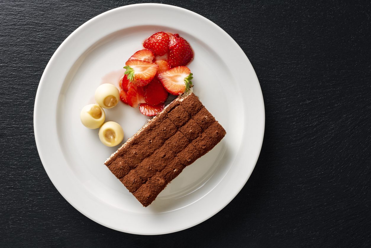 iStock/ التيراميسو بالكريمة والفريز