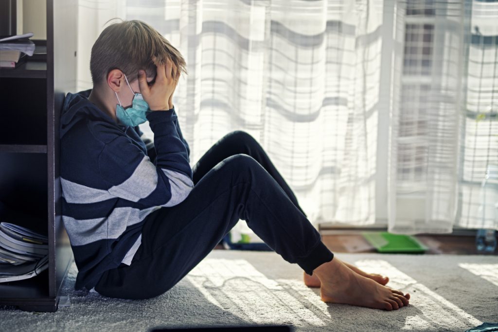 أزمة كورونا المستمرة.. 4 علامات على تدهور الصحة العقلية لدى الأطفال
