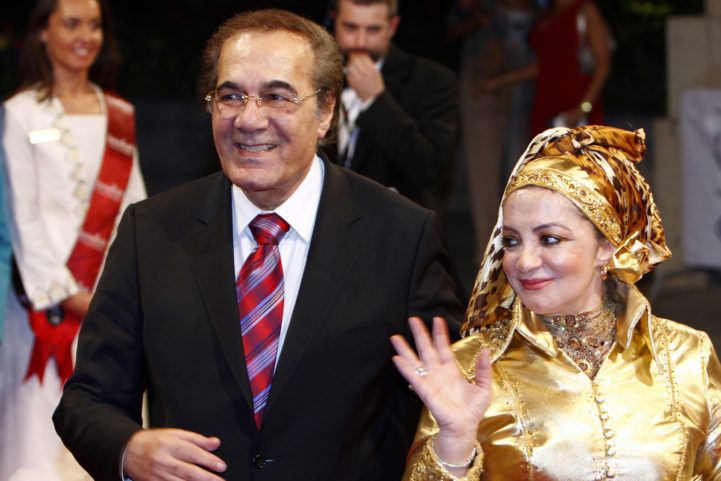الفنان المصري الراحل محمود ياسين وزوجته شهيرة/ رويترز<br>