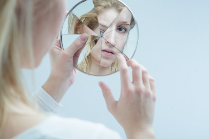 istock\ قلة الثقة بالنفس